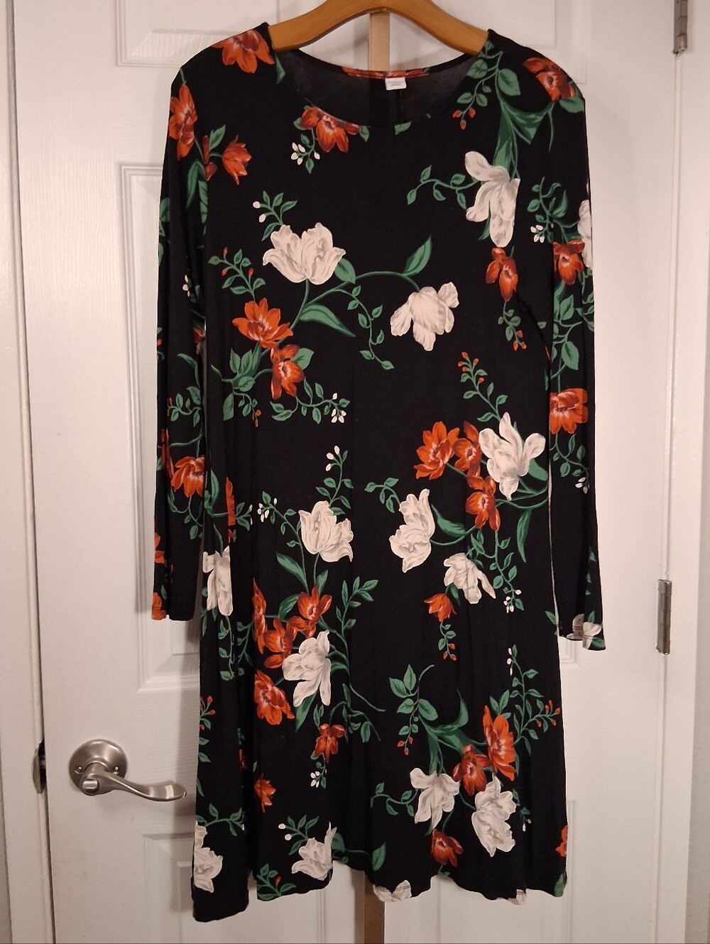 Old Navy Medium Black Floral Stretchy Dress